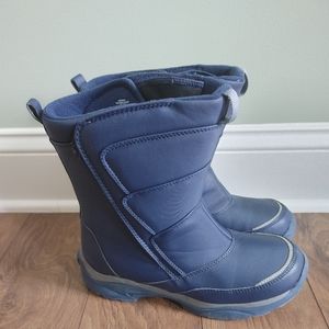 Boys size 5 winter boots